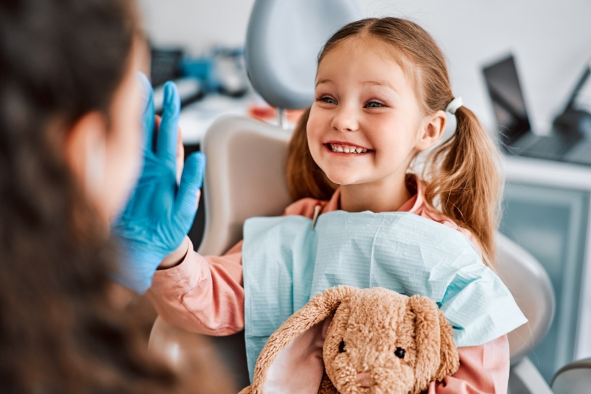 when should a child have their first dental check up