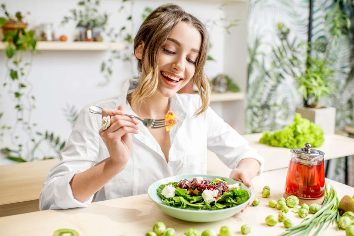 5 foods that can damage your teeth (and better alternatives)